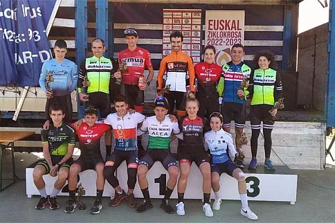 El calendario de ciclocross vasco ha retornado con más de 450 ciclistas en el Berrizko Ziklo-Kros Sari Nagusia, donde Alkimax ha colaborado como patrocinador